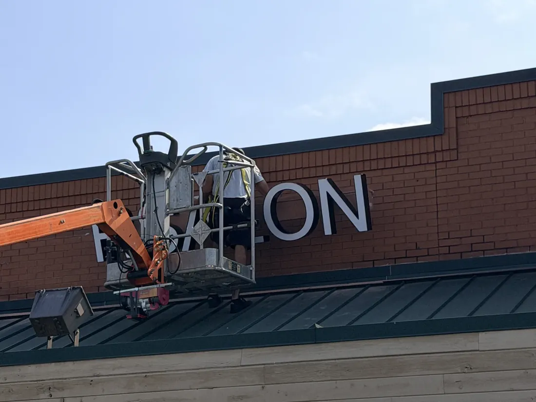EDA Hair Salon before the new sign